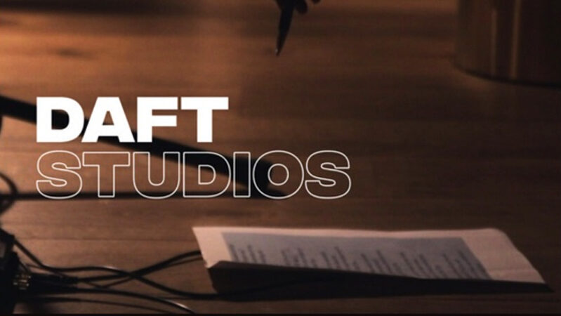 De hoes van Daft Studios nieuwjaarswens