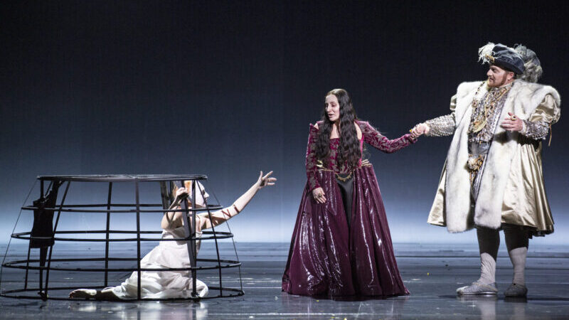 Vier opera’s contrapuntisch verknoopt: De Munt haalt Donizetti briljant overhoop