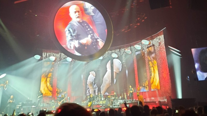 Peter Gabriel verovert het Sportpaleis